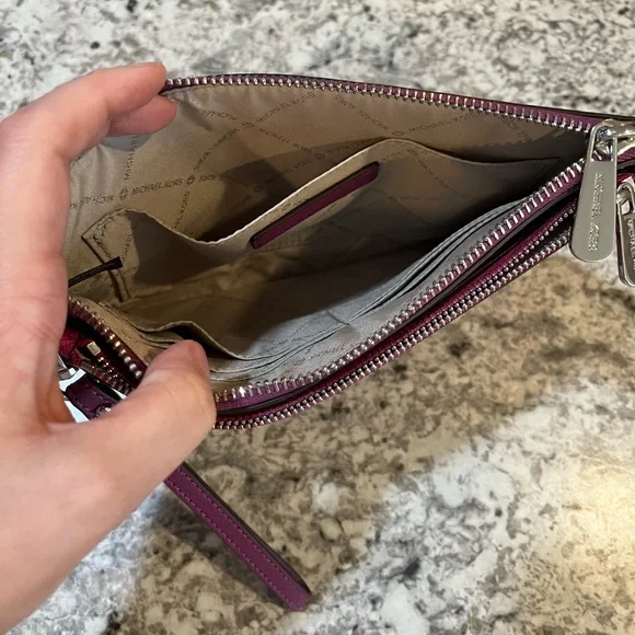 Michael Kors XL Jet Set Pop Out Clutch - Picture 7 of 8